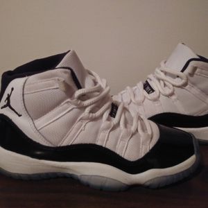 Concord 11 (2011) Size 4.5 Used